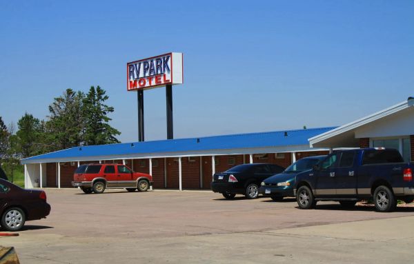 motel-600x383